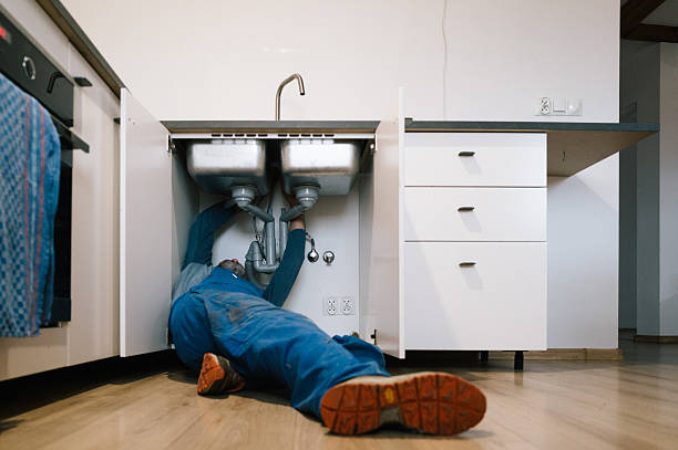 Professional Emergency Plumber technician working in Milo, IA
